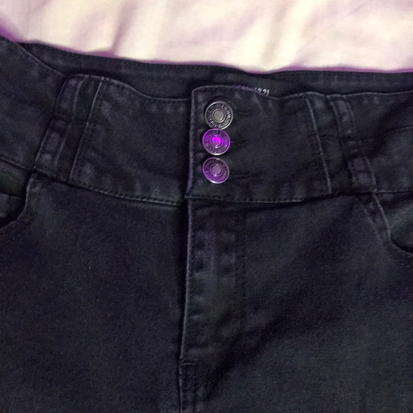 Jeans - Picture 4 of 5